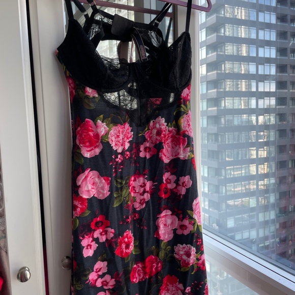 Victoria Secret Dress - Picture 3 of 4